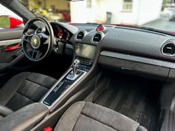 2021 Porsche GT4 718