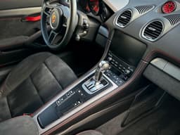2021 Porsche GT4 718
