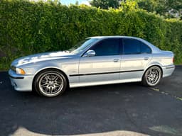 2000 BMW M5